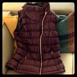 Athleta puffer vest with asymmetrical zipper